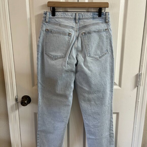 Abercrombie & Fitch Curve Love Ultra High Rise 90s Straight Jean - Picture 6 of 6